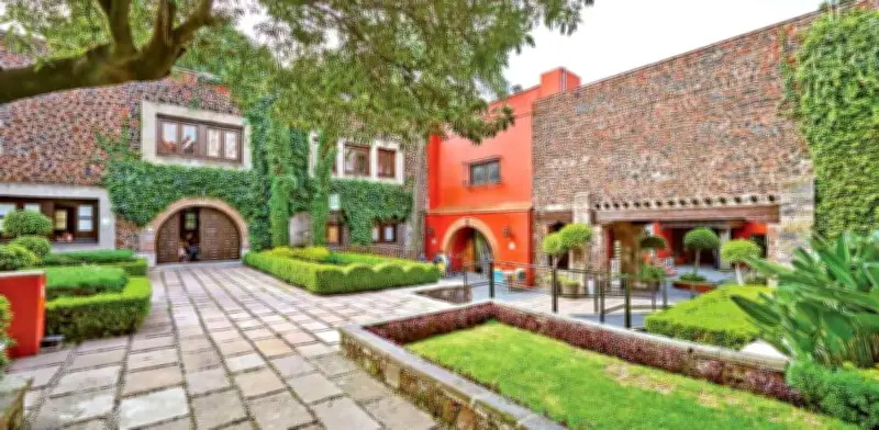 UP revela su patrimonio cultural en libro y exposición sobre su acervo histórico