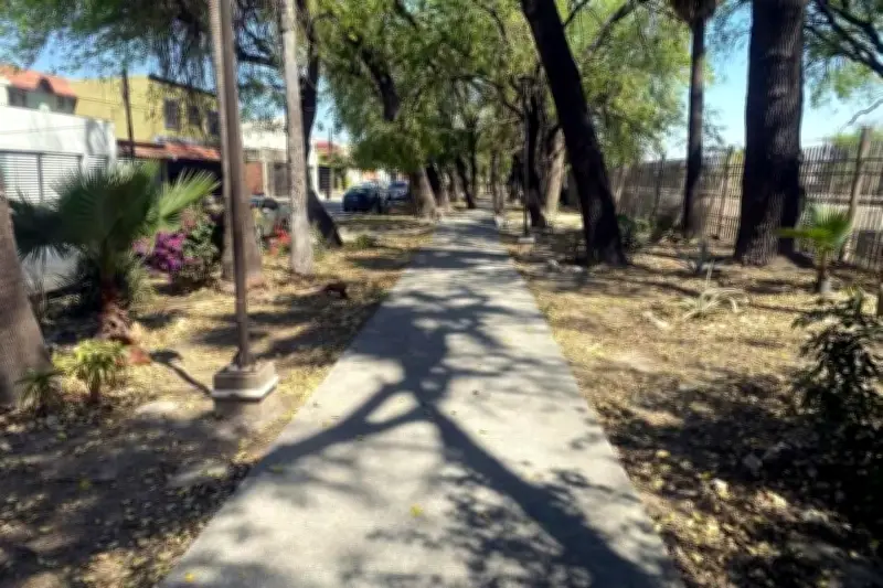 Urge reparación de la vitapista en Lomas del Roble por deterioro y riesgos