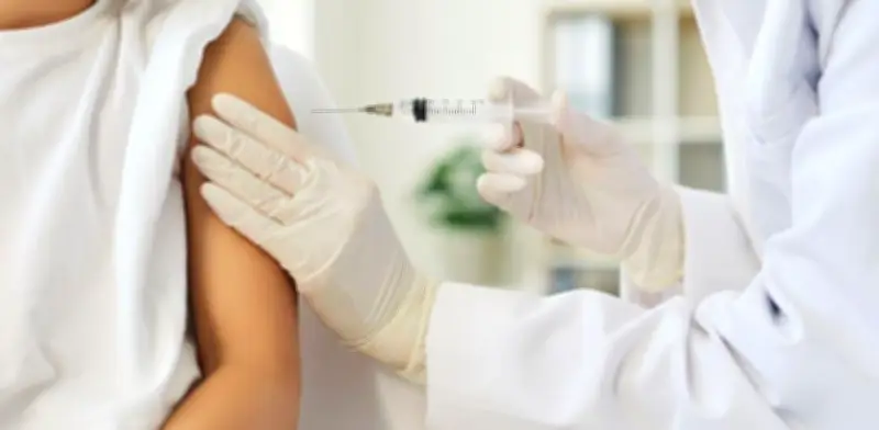 Vacuna contra la meningitis B en México: disponibilidad y protección clave para evitar daños cerebrales