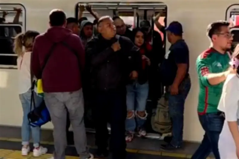 Vecinos de Santa Úrsula Quedan Atrapados por Inundaciones en la Ciudad de México