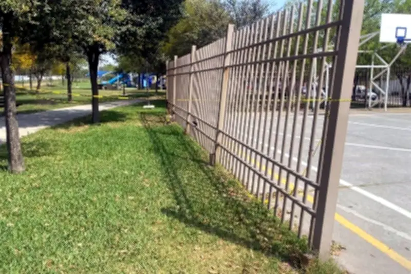Vecinos de Villas de Anahuac denuncian que rejas en parques afectan su seguridad y convivencia