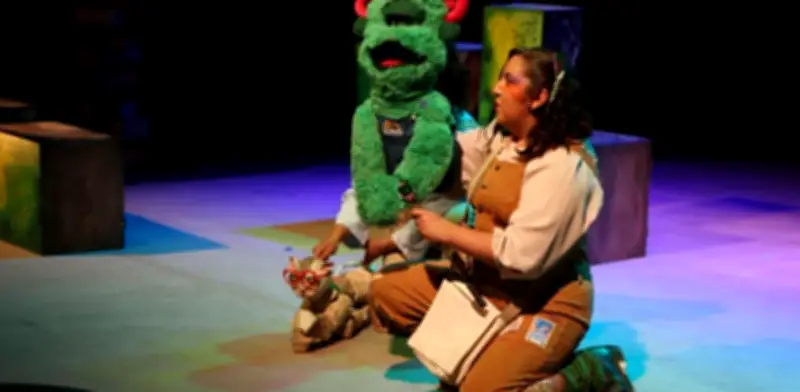 Veta y el Misterio de la Carta: Obra con títeres y música en vivo en Foro Shakespeare