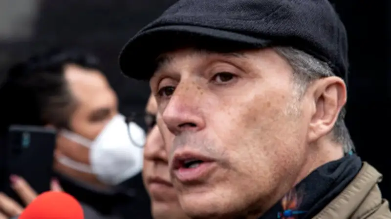 Video capta agresión verbal contra Sergio Mayer tras su salida de reality show