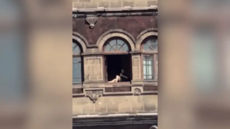 Video viral de mujer 'tomando sol' en Palacio Nacional es falso según análisis de IA