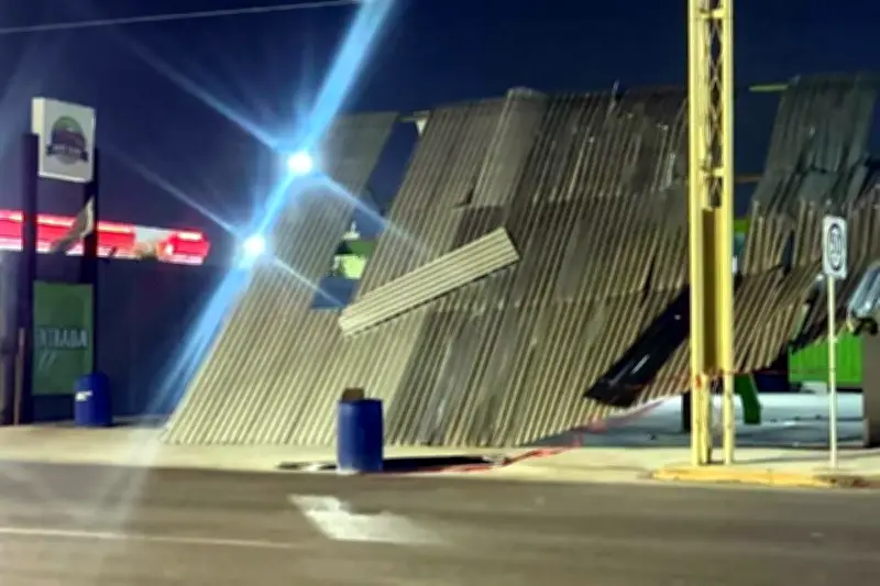 Vientos intensos provocan incendios, daños y cortes de energía en el norte de México