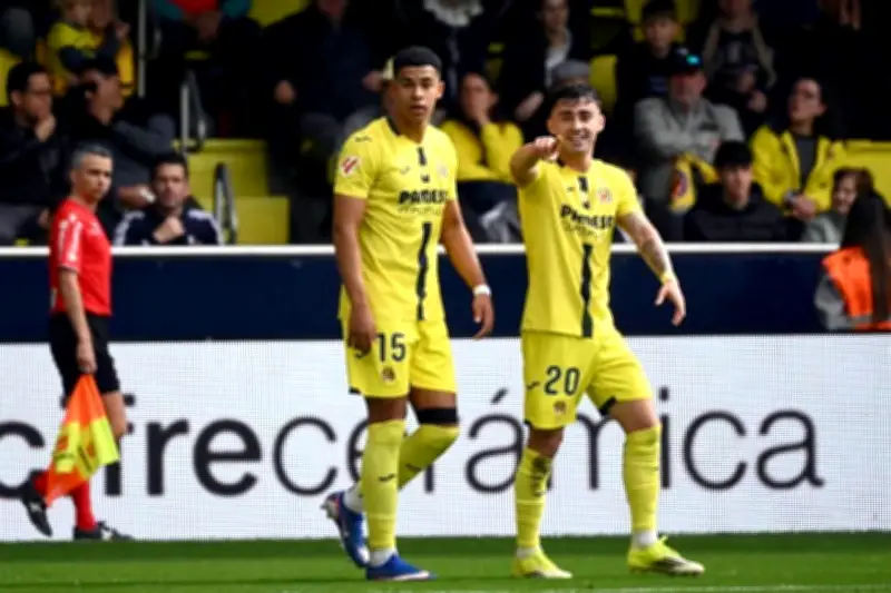 Villarreal triunfa y mantiene su lucha por el tercer puesto en La Liga española