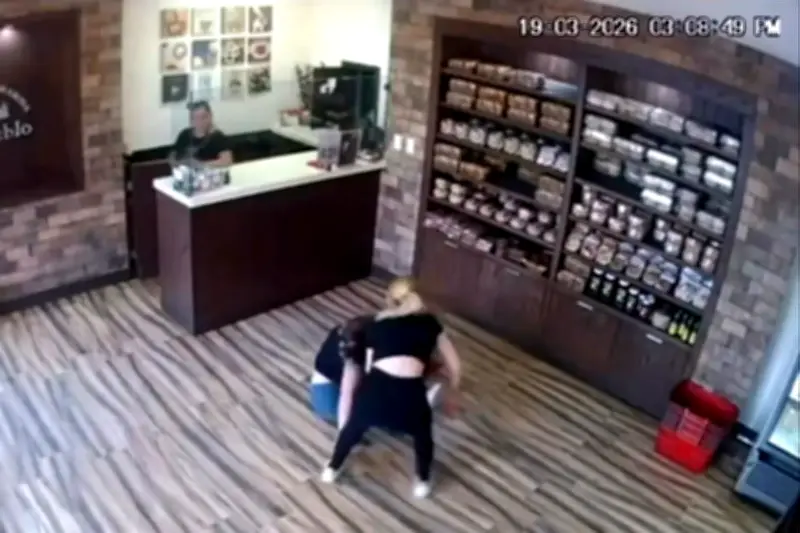 Violenta Pelea entre Mujeres Desata Caos en Negocio de Cadereyta, Nuevo León