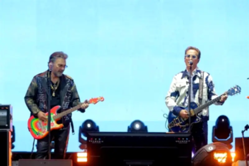 Vive Latino se vuelve popero con Mijares y Paulina Rubio en cartel