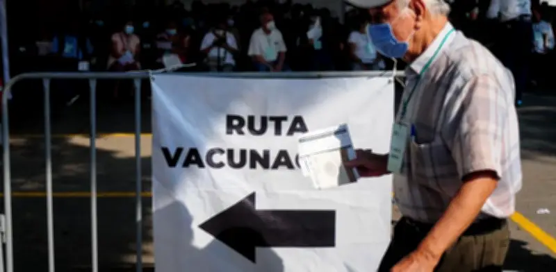 VSR: La vacuna que podría prevenir el 5% de neumonías graves en adultos mayores en México