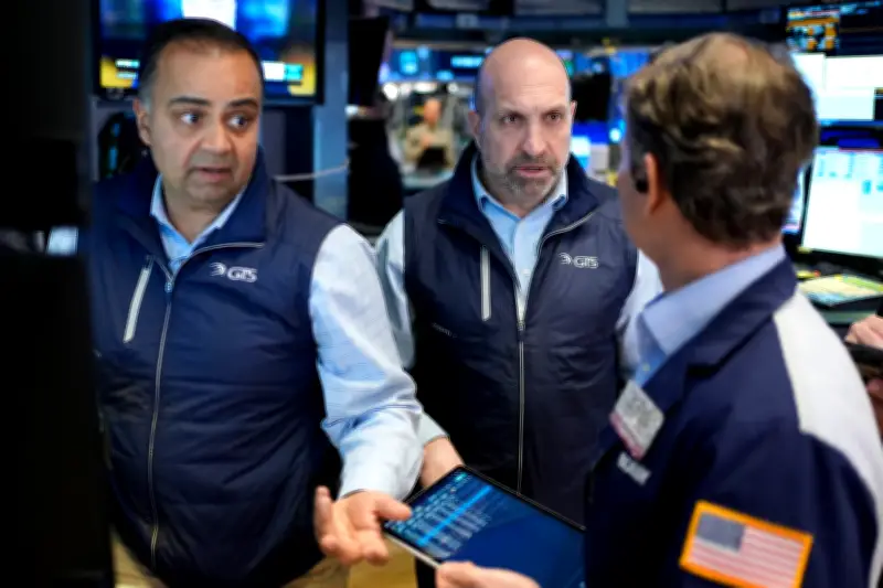 Wall Street en rojo y petróleo en alza por tensión en el estrecho de Ormuz
