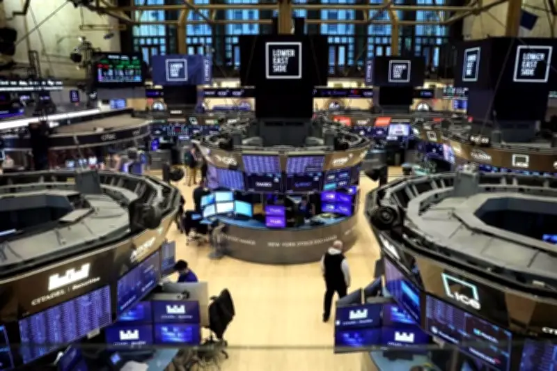 Wall Street Inicia Sesión con Alza Firme Pese a Repunte en Precios del Petróleo