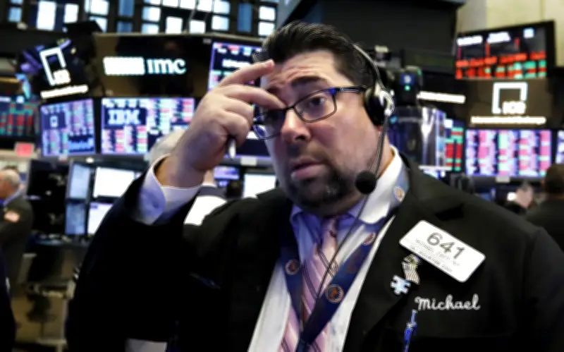 Wall Street se dispara con posible fin de guerra en Medio Oriente; Dow Jones sube 2.49%