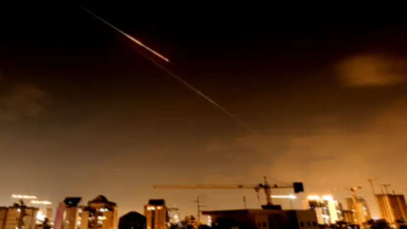 Yemen lanza primer misil contra Israel en escalada del conflicto con Irán