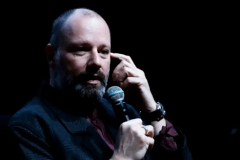 Yorgos Lanthimos inaugura exposición fotográfica en Atenas, Grecia