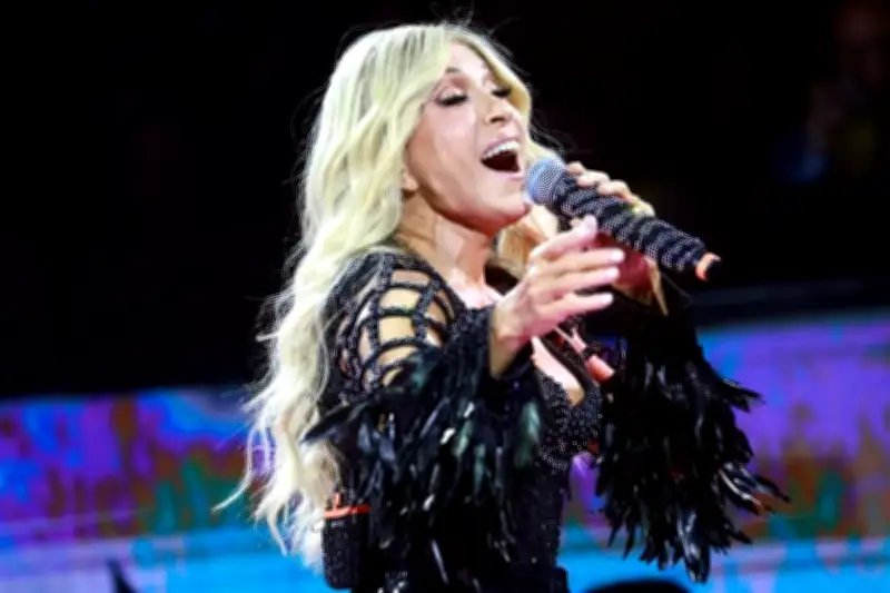 Yuri brilla con intensidad y diversión en su espectáculo musical