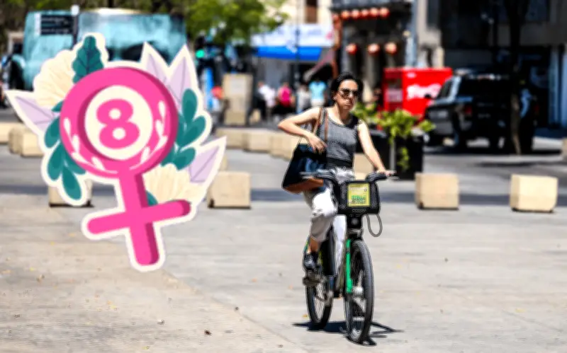 Zapopan impulsa taller gratuito de ciclismo para mujeres en el marco del 8M