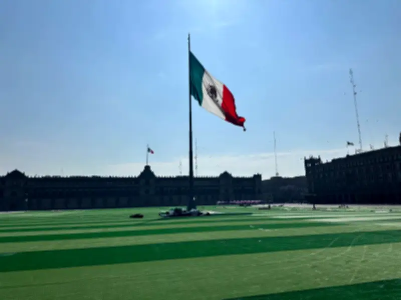 Zócalo de CDMX busca Récord Guinness con clase masiva de fútbol previo al Mundial 2026