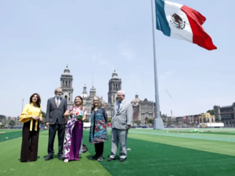 Zócalo se transforma en cancha gigante para batir récord Guinness rumbo al Mundial 2026