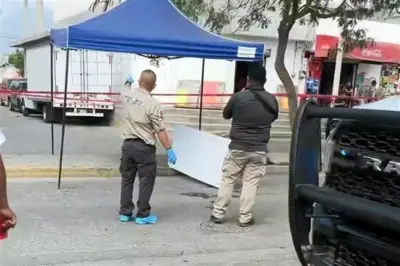 Discusión en mercado termina en tragedia: hombre degollado en Nuevo León