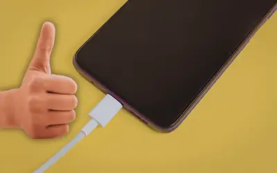 Errores comunes al guardar el cable del cargador que pueden dañarlo severamente