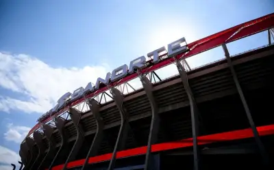 Tragedia en el Estadio Banorte: Aficionado fallece tras caída desde segundo nivel