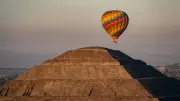Accidente de globo aerostático en Teotihuacán deja matrimonio inglés herido