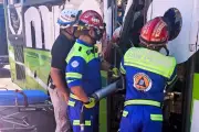 Accidente en carretera: Pasajero pierde brazo tras choque contra camión de prensa
