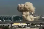 Aeropuerto de Dubai reanuda operaciones tras explosión cercana que causó suspensión temporal