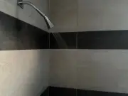 Agua con olor a quemado afecta a colonia en Guadalajara; vecinos exigen solución urgente