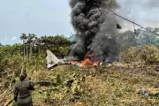 Avión militar se estrella en el suroeste de Colombia, hay víctimas mortales