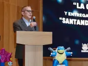 Banco Santander lanza tercera edición de becas de excelencia con 2 millones de pesos