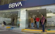 BBVA ajusta comisiones por saldo mínimo en cuentas: cambios clave para abril 2026
