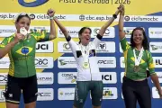 Ciclista Paralímpica Regia Conquista Doble Oro en Competencia Internacional en Brasil