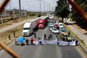 Cierran la México-Toluca por hallazgo de personas desaparecidas en la zona
