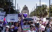 Claudia Sheinbaum despliega 400 mujeres policías sin armas para marcha del 8M