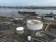 Crisis energética mundial supera la de 1975 por tensión Irán-EU; petróleo WTI cae casi 10%