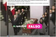Desmienten foto viral de AMLO en guardia de honor por 'El Mencho': es de funeral de Barbosa