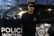 Detenido tras accidente en motocicleta robada horas antes en Monterrey