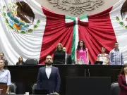Diputados guardan silencio por feminicidios y exigen igualdad en conversatorio del 8M