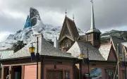 Disneyland París inaugura su segundo parque temático con un mundo de Frozen