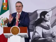 Ebrard anuncia programa de protección a industria de vehículos pesados con incentivos fiscales