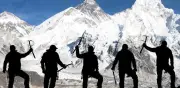 El Precio Real de Escalar el Everest: Inversión Millonaria para Conquistar la Cima