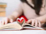 El romance literario lidera ventas mundiales y crece entre jóvenes lectoras