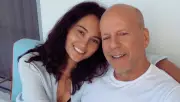 Emma Heming celebra 17 años junto a Bruce Willis, a quien cuida de demencia frontotemporal
