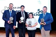 Estudiantes mexicanos reciben premios por innovaciones escolares destacadas