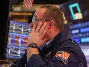 Guerra en Medio Oriente dispara el petróleo WTI a 100 dólares el barril