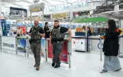 ICE de EU despliega agentes en más de 14 aeropuertos para apoyar a la TSA