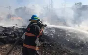 Incendio en fábrica de muebles de Tonalá moviliza a bomberos de Guadalajara