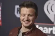 Jeremy Renner enfrenta demanda por fraude en proyecto de inversión inmobiliaria