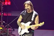 Juanes brilla en el Foro Sol: entrega y recibe amor de miles de fanáticos mexicanos